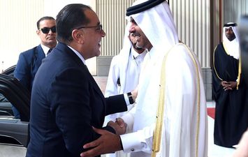 مراسم استقبال رسمية لرئيس الوزراء في قطر
