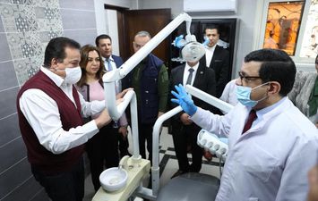 وزير الصحة يتفقد مركز طب الأسرة بحي ثان بدمياط
