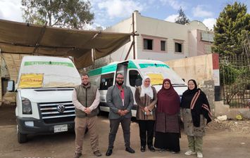 تقديم الخدمات الطبية لـ 1382 بقافلة حياة كريمة بقرية بكفر الشيخ