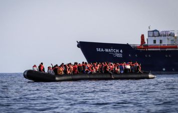 إيطاليا تحتجز سفينة إنقاذ مهاجرين ألمانية 