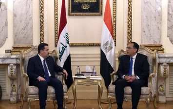 رئيسا الوزراء المصري والعراقي يعقدان جلسة مباحثات 