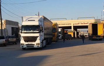 شاحنة مساعدات دخلت إلى سوريا