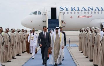 محمد بن زايد يستقبل بشار الأسد في مستهل زيارته للإمارات