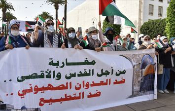 عشرات المغاربة يتظاهرون في الرباط تضامنا مع فلسطين