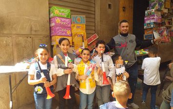 إقبال الأطفال بكفر الشيخ علي شراء ألعاب العيد 