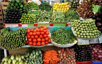 أسعار الخضراوات والفواكه بأسواق كفر الشيخ اليوم 