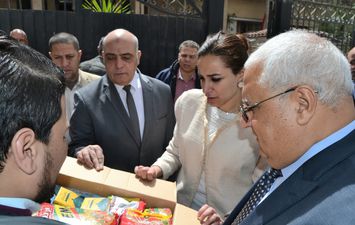 1000 كرتونة مواد غذائية مقدمة من البنك الزراعي المصري 
