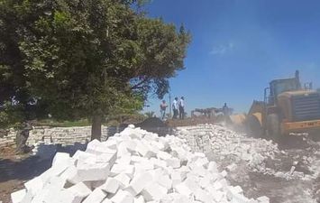 إزالة حالات تعدي على أراضي الدولة 