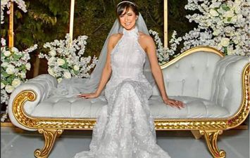 ليله بورسعيد تشارك فى مسلسل وعود سخية  بفستان زفاف من أحدث تصميماتها