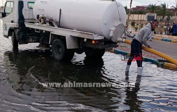 متابعة سحب المياة المتراكمة بمحافظة الإسماعيلية 