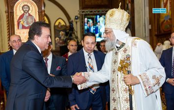 وزير الصحة يشارك في قداس عيد القيامة المجيد بالكاتدرائية المرقسية 