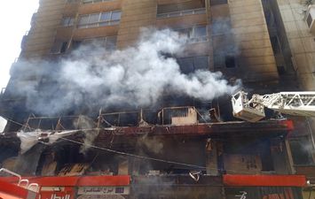 حريق يلتهم محل أثاث بالإسكندرية