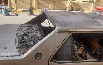 حريق يلتهم سيارة بالإسكندرية