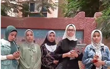 حزن طالبات الشهادة الإعدادية لصعوبة امتحان الهندسة بسوهاج