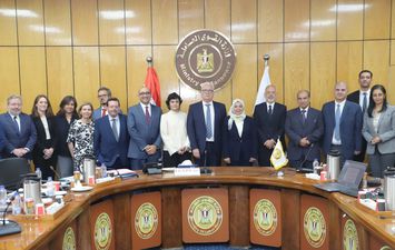 تفعيل إتفاقية تشغيل عمال مصريين في قطاع الزراعة بدولة اليونان 