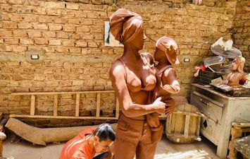تمثال للمرأة الأفريقية 