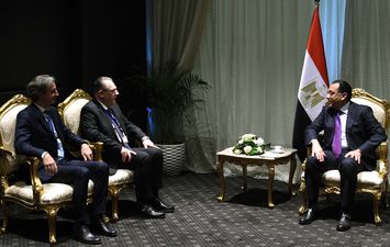 رئيس الوزراء يلتقى امدير المكتب الإقليمي للدول العربية ببرنامج الأمم المتحدة الإنمائي