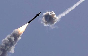 صاروخ يستهدف تل أبيب