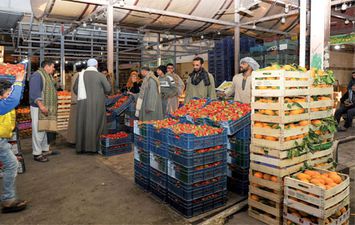 أسعار الخضروات والفاكهة فى سوق العبور 