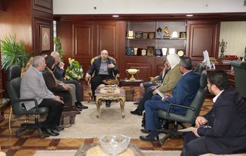 محافظ بنى سويف يستقبل وفد الهيئة المصرية العامة للمعارض والمؤتمرات 