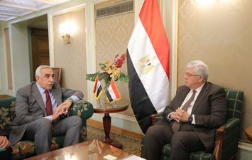 وزير التعليم العالي يبحث مع السفير العراقي بالقاهرة سبل دعم التعاون العلمي والبحثي