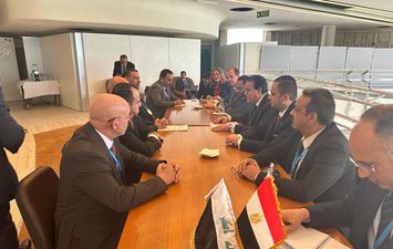 وزير الصحة يعقد لقاء تشاوريا مع نظيره العراقي