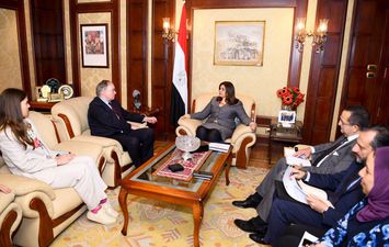 وزيرة الهجرة تستقبل سفير الاتحاد الأوروبي لبحث إنشاء مركز مصري أوروبي