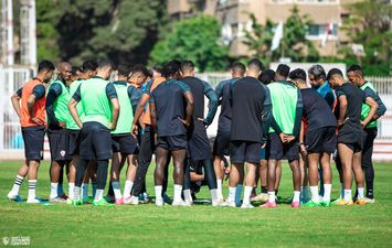 أوسوريو مع لاعبي الزمالك 