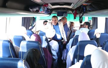 سكرتير عام كفر الشيخ يشهد مغادرة 180 حاجًا متجهين لأداء مناسك الحج 