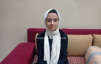 الطالبة منة عماد الأولى في الشهادة الأعدادية بمحافظة كفر الشيخ