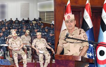 رئيس أركان حرب القوات المسلحة يشهد تنفيذ مشروع مراكز القيادة التعبوى 