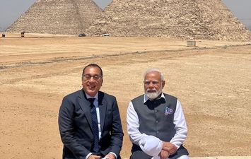 رئيس الوزراء يصطحب نظيره الهندي في جولة بمنطقة الأهرامات(صور)