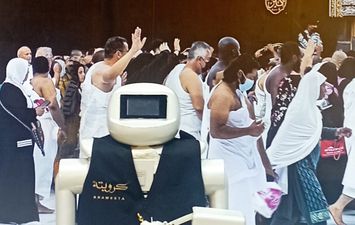 روبوتات لخدمة ضيوف الرحمن في السعودية