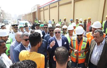 محافظ بنى سويف يتفقد إعادة إنشاء معرض شباب مصر ببنى سويف 