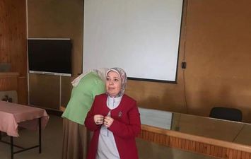 مستشفيات جامعة قناة السويس تنظم دورة تدريبية للأطباء حديثى التخرج 