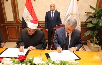 وزير العدل يشهد توقيع بروتوكول تعاون بين وزارة العدل وجامعة الأزهر 