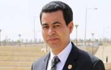 العالم المصري محمود عبد العاطي
