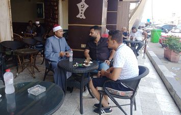جولة حرة لقافلة البحوث الإسلامية الدعوية علي المقاهي ببورسعيد