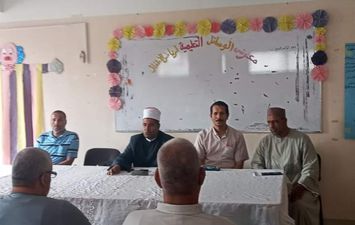 رئيس منطقة الإسماعيلية الأزهرية يختتم لقاءاته مع الموجهين استعدادًا للعام الدراسي