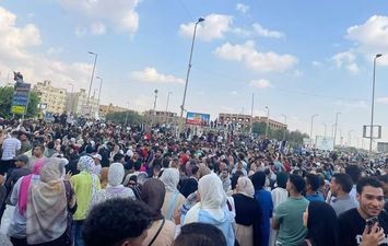 مسيرة ضخمة في ميدان الحصري
