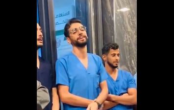 أطباء غزة يرددون سوف نبقى هنا