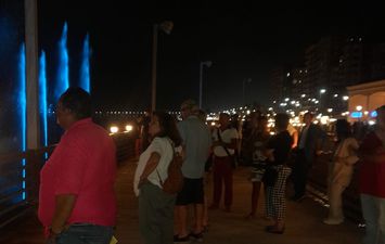 استقبال السياح الأجانب بالممشى السياحي لكورنيش النيل ببنى سويف 