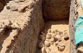 اكتشاف أواني أثرية في أبيدوس