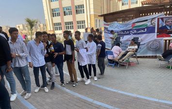 حملة للتبرع بالدم لصالح الفلسطينيين بجامعة بنى سويف الأهلية 