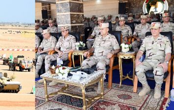 رئيس أركان حرب القوات المسلحة يشهد تنفيذ بياناً عملياً للجيش الثانى الميدانى