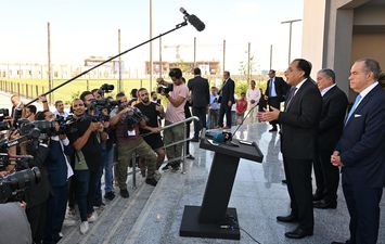 رئيس الوزراء خلال مؤتمر صحفي بمدينة باديا