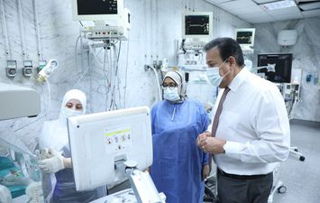 وزير الصحة يتفقد مستشفى الجلاء التعليمي لأمراض النساء والولادة والأطفال 