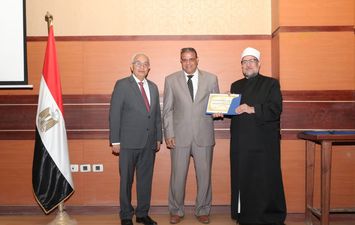 وزيرا التربية والتعليم والأوقاف يكرمان الفائزين بالمسابقة الثقافية الدينية الكبرى