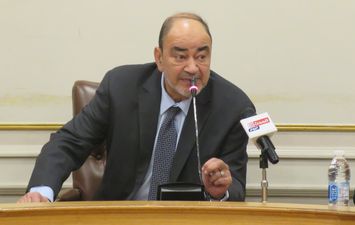   محمد إسماعيل عبده رئيس الشعبة العامة للمستلزمات الطبية