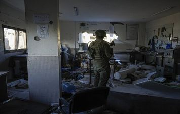الجيش الإسرائيلي داخل المستشفى